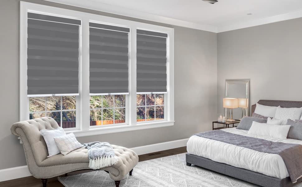 Màn cầu vồng màu xám hòa hợp với tông nội thất xám