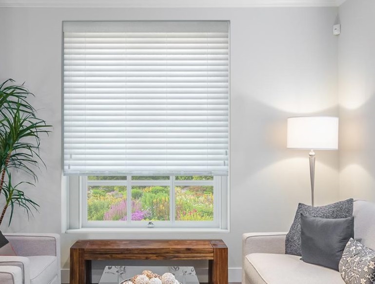 Màn gỗ PS trong phòng khách