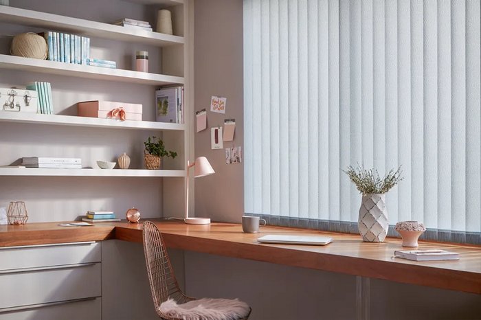 Màn dọc là loại màn mang nét thẩm mỹ cao, vô cùng phù hợp với các không gian Mid-Century Modern