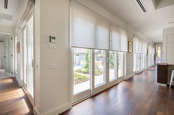 Màn cuốn tự động loại bỏ phần dây kéo, đảm bảo an toàn với trẻ nhỏ