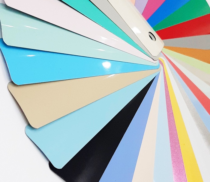 Màn nhôm có đa dạng màu sắc