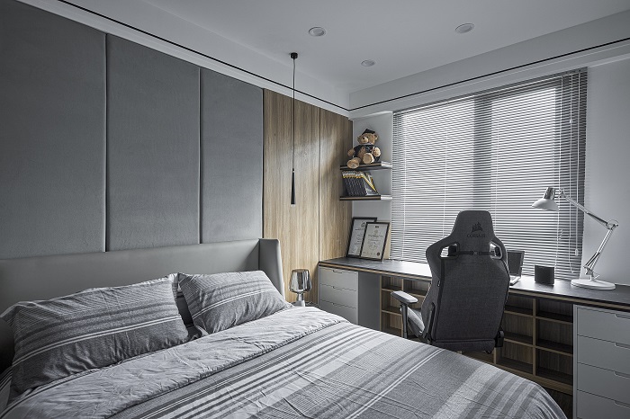 Màn nhôm giúp điều tiết ánh sáng lan toản khắp phòng